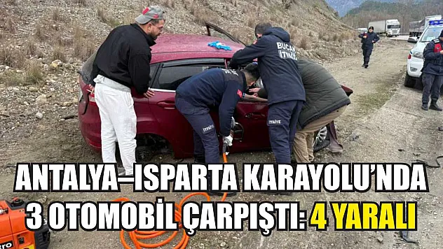 Antalya–Isparta Karayolu'nda 3 otomobil çarpıştı: 4 yaralı