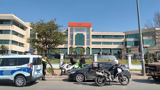 Antalya Kepez Kaymakamlığı'nda silah sesleri duyuldu