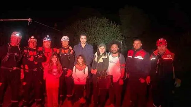 ARAZİDE KAYBOLAN 2'Sİ ÇOCUK 4 İNGİLİZ VATANDAŞI KURTARILDI