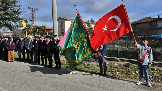 Asırlık sancak kaldırma ve asker uğurlama geleneği