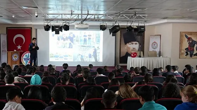 Astronot Tuva Cihangir Atasever Muğla'da öğrencilerle buluştu