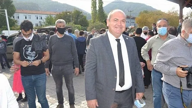 Atatürk'ün anısına helva dağıtıldı