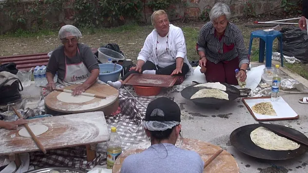 Atatürkçü Düşünce Derneği'nden öğrencilere yardım etkinliği