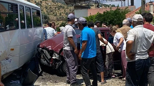 Aydın Bozdoğan'da Trafik Kazası: 3 Kişi Yaralandı