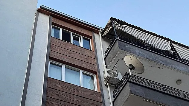 Aydın'da cam silerken 5. kattan düşen kadın hayatını kaybetti