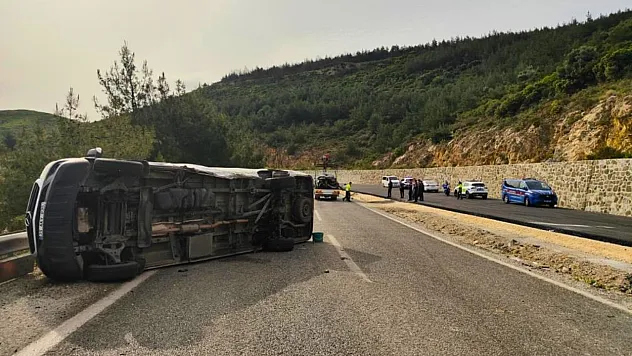 Aydın'da otomobille çarpışan yolcu minibüsü yan yattı: 10 yaralı