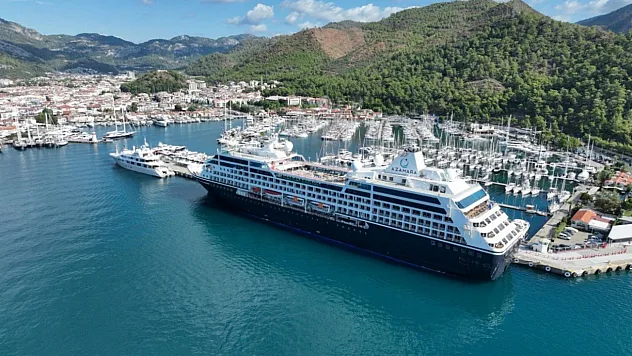 'Azamara Onward' kruvaziyeri Marmaris'e 668 turist getirdi