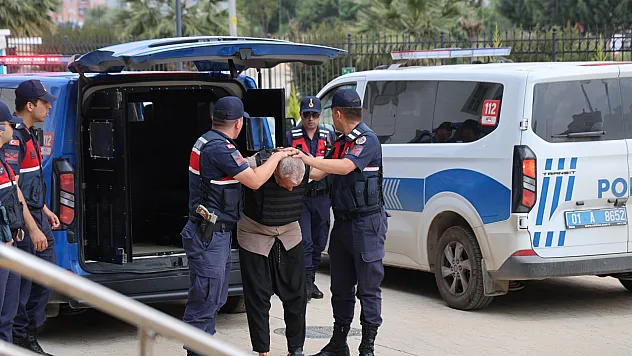 Baba ve oğlunu öldüren zanlı adliyeye sevk edildi