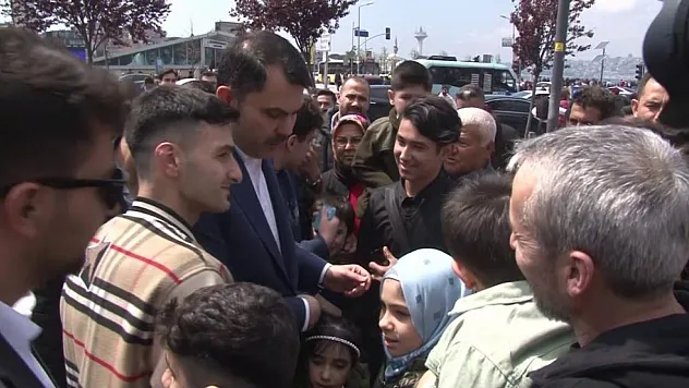 Bakan Kurum, 'Bu meydanda 14 Mayıs zaferini görüyorum'