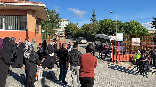 Başakşehir'de ortaokulda bıçaklı saldırı