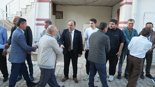 Başkan Akdenizli Bayram Namazını Alaçat Mahallesi'nde Kıldı