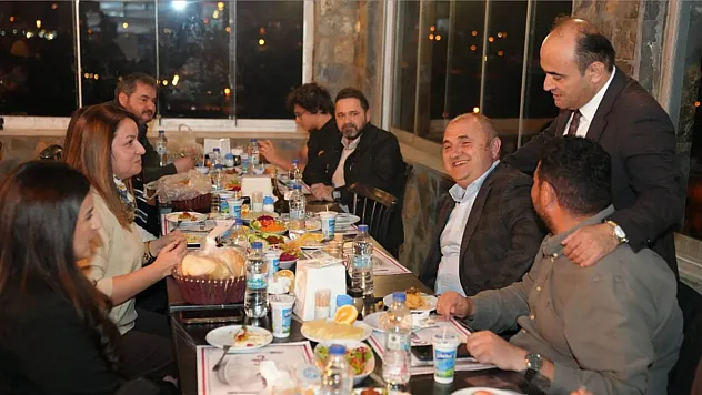 Başkan Akdenizli, İftarda Meclis Üyeleri ve Aileleriyle Buluştu