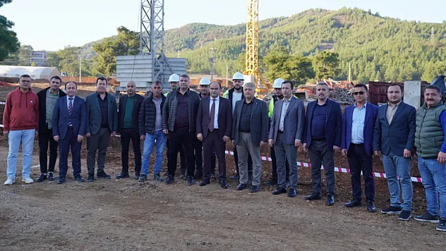 Başkan Akdenizli, TOKİ'de İncelemelerde Bulundu