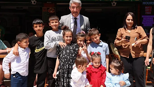 Başkan Oktay, esnafla bayramlaştı