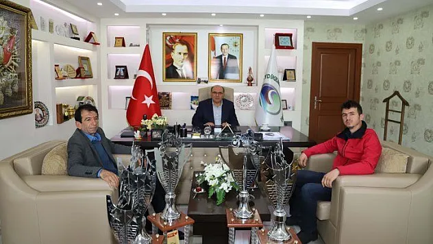 Başkan Otgöz Seydikemerli Sporcuları Ödüllendirdi