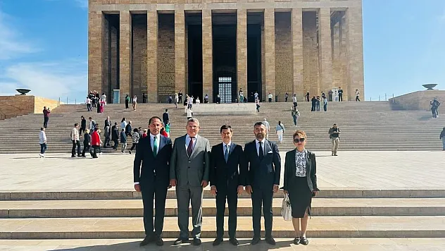 Başkan Ünlü, Anıtkabir'i Ziyaret Etti