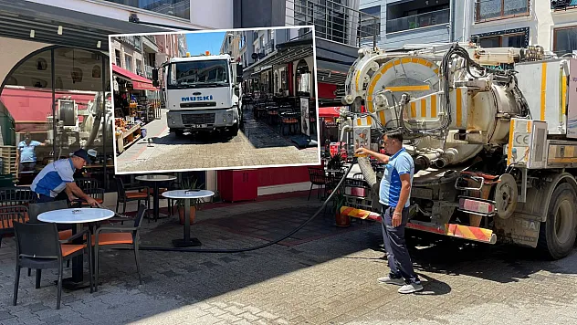 Bayramda da sahadalar: MUSKİ ekipleri Dispanser Sokak'ta arızaya müdahale etti