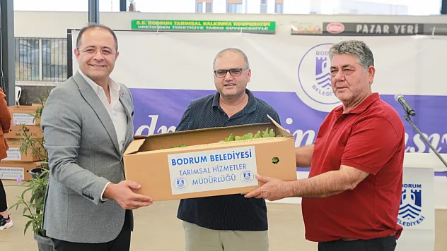 Belediyenin Yetiştirdiği Fideler Üreticiyle Buluştu