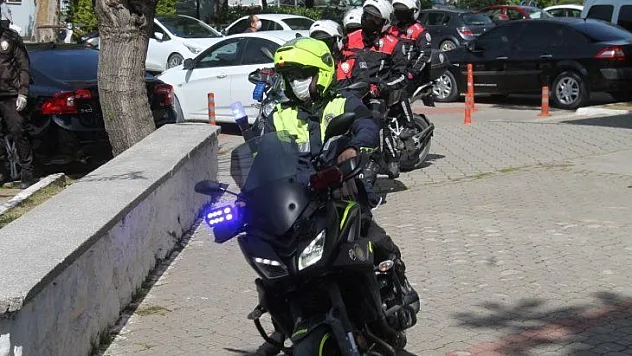 Bin TL'lik ek yardımlar yine evde teslim