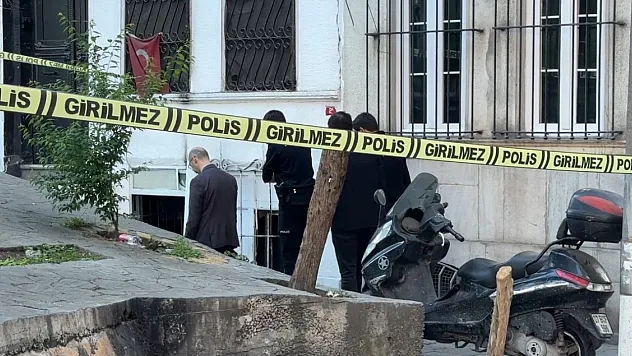 Bir kişi apartman dairesinde ölü bulundu