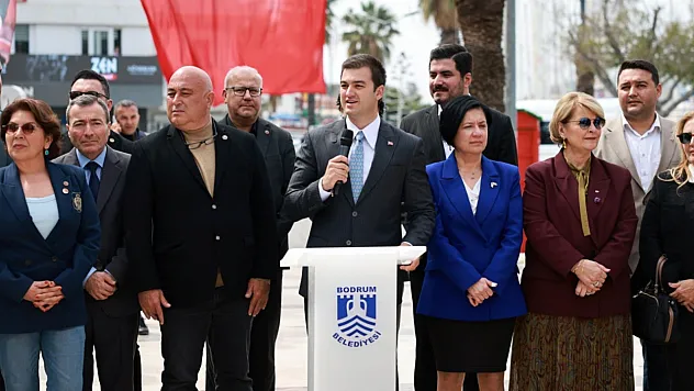 Bodrum Belediye Başkanı Mandalinci belediye personeli ile bayramlaştı