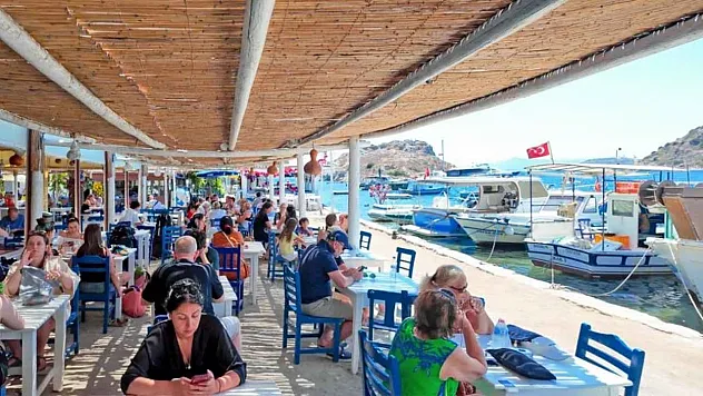 Bodrum Belediyesi'nin kafeleri yazın buluşma noktası oldu