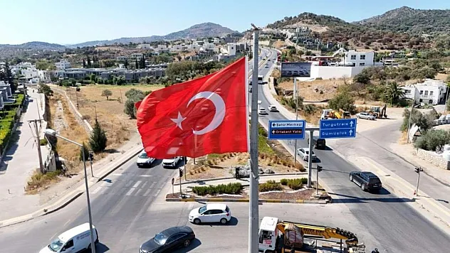 Bodrum'da bayrak direkleri bakımdan geçirildi