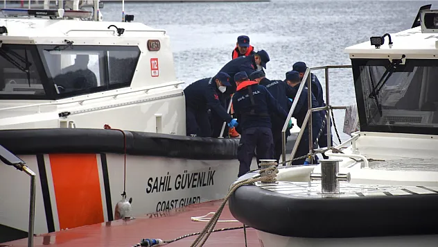 Bodrum'da botun batması sonucu kaybolduğu değerlendirilen 1 kişiyi arama çalışmaları sürüyor