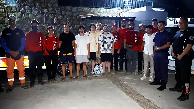 Bodrum'da dağlık alanda mahsur kalan 5 kişi kurtarıldı