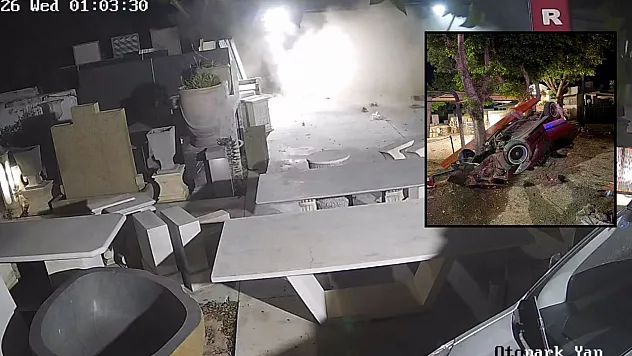 Bodrum'da düğün salonuna dalan otomobilin kaza anı güvenlik kamerasına yansıdı