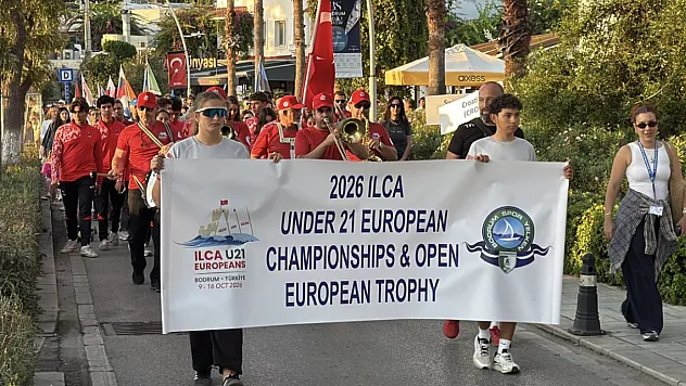 Bodrum'da ILCA 21 Yaş Altı Avrupa Yelken Şampiyonası öncesi kortej yürüyüşü yapıldı