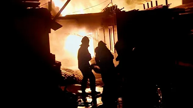 Bodrum'da işçi lojmanları alevlere teslim oldu