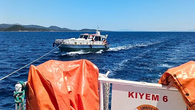 Bodrum'da makine arızası nedeniyle sürüklenen teknedeki 3 kişi kurtarıldı