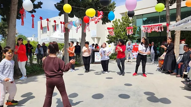 Bodrum'da özel çocuklar sahnede alkış aldı