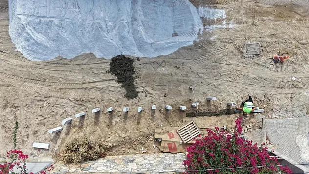Bodrum'da parke yol çalışmaları sürüyor