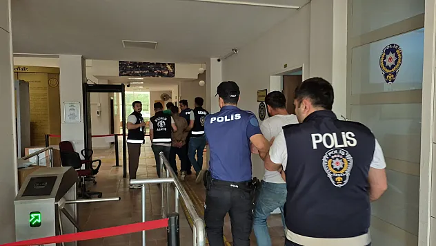 Bodrum'da polise saldıran şüpheliler serbest bırakıldı