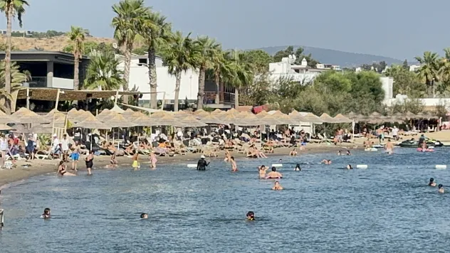 Bodrum'da termometre 40'ı, hissedilen sıcaklık 45'i gördü