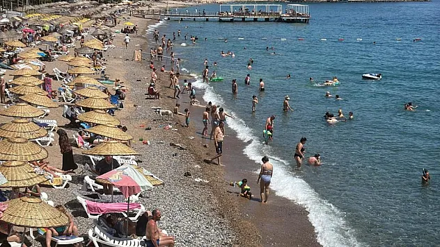 Bodrum sahillerinde bayram yoğunluğu