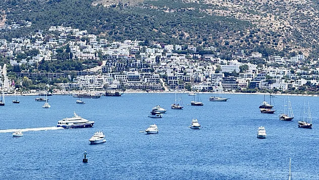Bodrum turizmde gücünü korudu: İlk 6 ayda 416 bin yabancı turist, Temmuz'da nüfus 800 bine dayandı