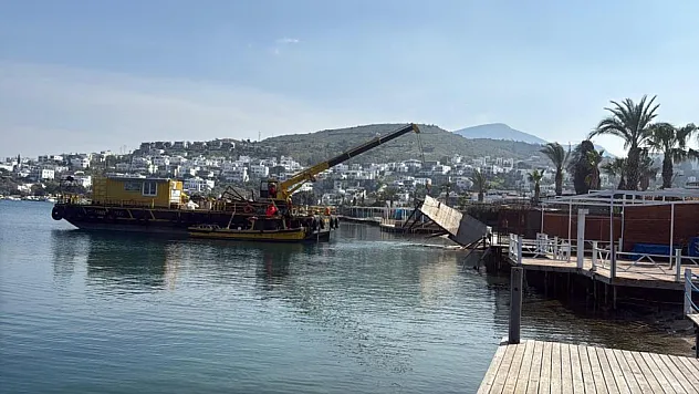 Bodrum Türkbükü sahilinde büyük temizlik