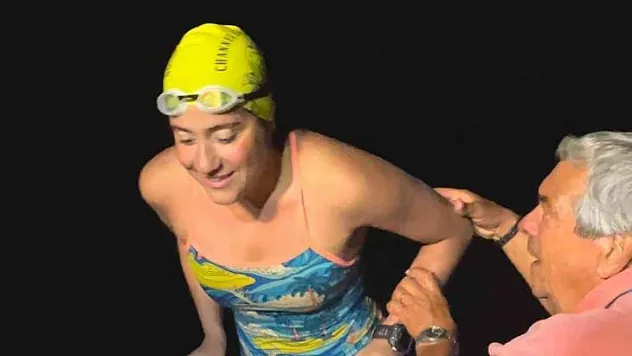 BODRUMLU AYSU, MANŞ DENİZİ'Nİ GEÇEN EN GENÇ TÜRK YÜZÜCÜ OLDU