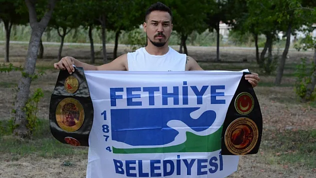 BOKSÖR ALCU PROFESYONEL OLDU