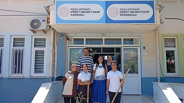 Bozburunlu Öğrenciler Karne Sevincini Fidan Dikerek Kutladı