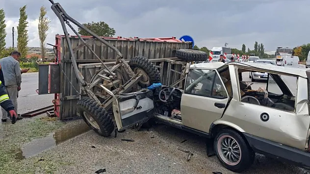 Burdur-Antalya Karayolu'nda Feci Kaza: Otomobil Sürücüsü Ağır Yaralandı