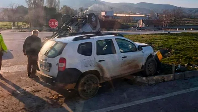 Burdur'da otomobiller çarpıştı: 5 yaralı