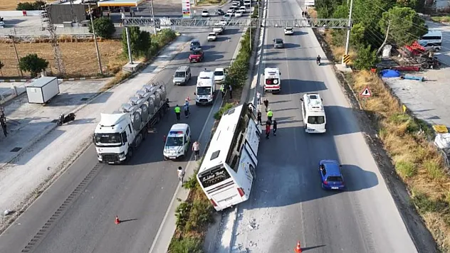 Burdur'da Ukraynalı Turistleri Taşıyan Otobüs Devrildi, 34 Kişi Yara Almadan Kurtuldu