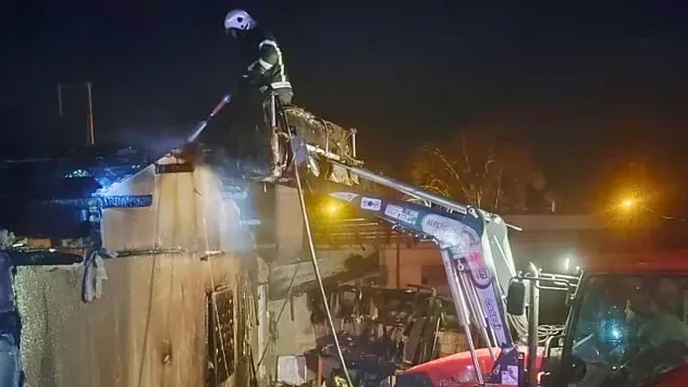 Burdur'da yanan ev kullanılamaz hale geldi