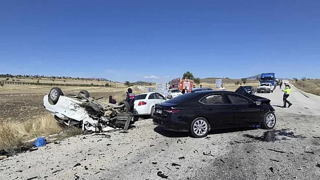 Burdur'daki 3 aracın karıştığı kazada ölü sayısı 2'ye yükseldi