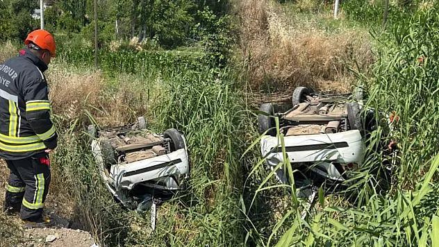 Burdur-Fethiye Karayolu'nda otomobil kanala düştü: 2 yaralı