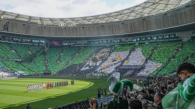 Bursaspor, şampiyonluğunu ilan ederek 1. Lig'e yükselmeyi garantiledi